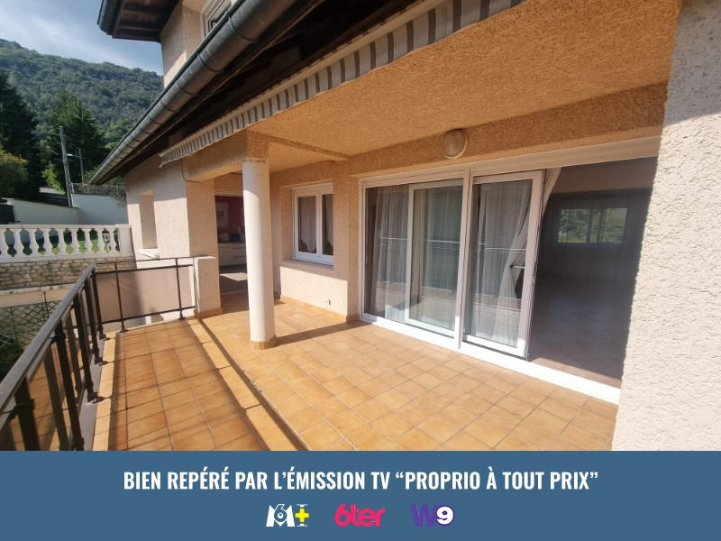 Maison - 238 m² - 9 pièces