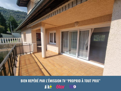 Maison - 238 m² - 9 pièces