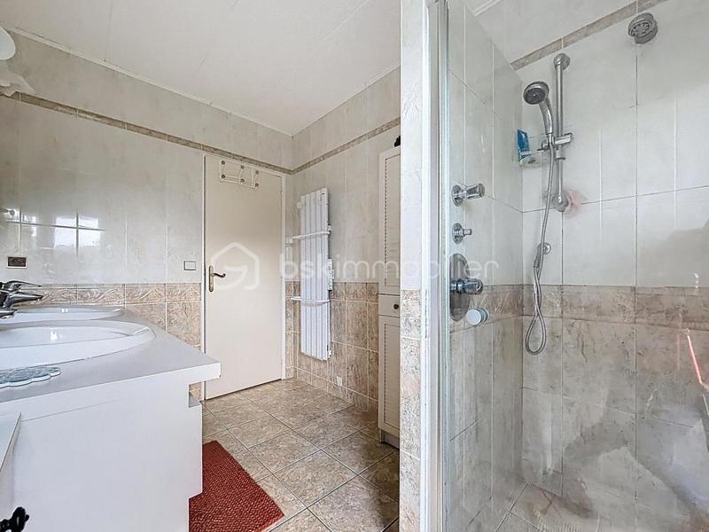 Pavillon - 130 m² - 6 pièces