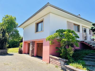 Maison - 162 m² - 8 pièces