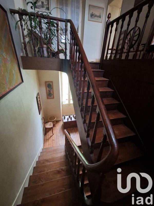 Maison - 567 m² - 12 pièces