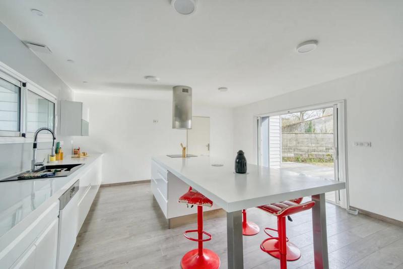 Maison - 140 m² - 5 pièces