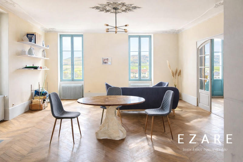 Maison - 351 m² - 10 pièces