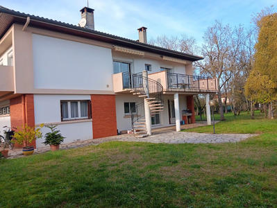 Maison - 195 m² - 7 pièces