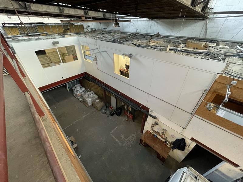 Local d'activités - 670 m²