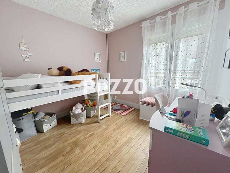 Appartement - 98 m² - 5 pièces