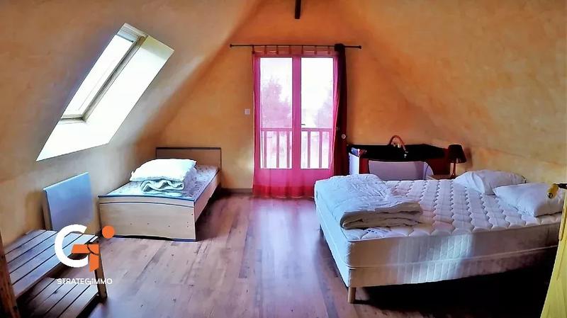 Maison - 161 m² - 7 pièces