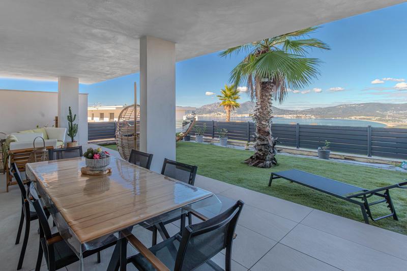 Appartement - 80 m² - 3 pièces