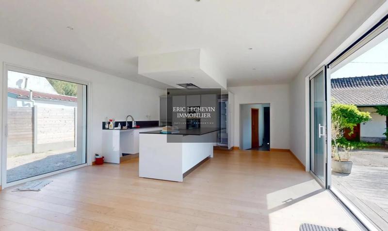 Maison - 156 m² - 8 pièces