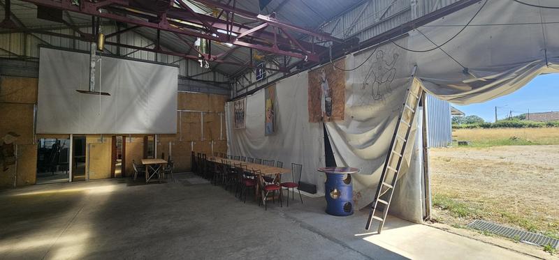 Entrepôt - 2 160 m²