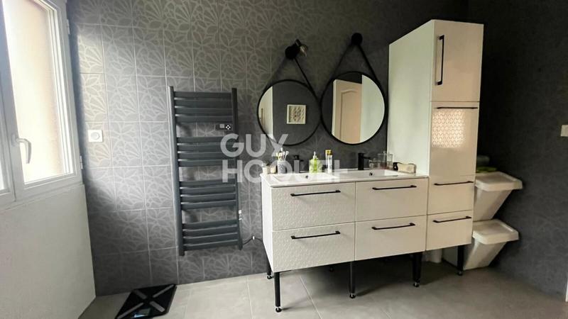 Maison - 183 m² - 7 pièces