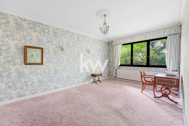 Maison - 424 m² - 9 pièces