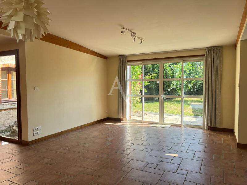 Maison - 310 m² - 12 pièces