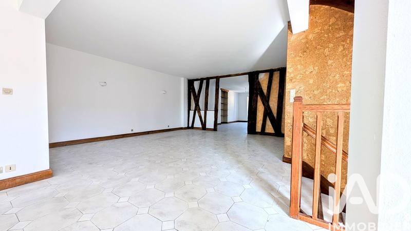 Maison - 248 m² - 9 pièces