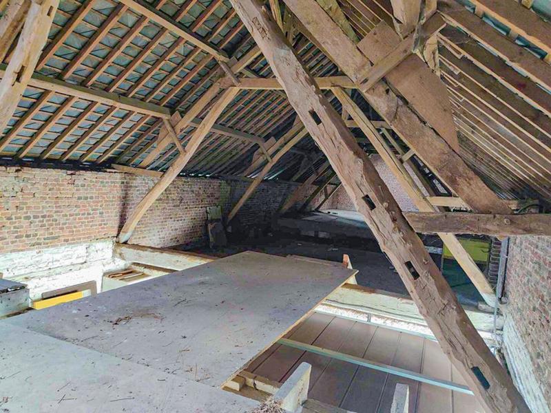 Maison - 250 m² - 2 pièces