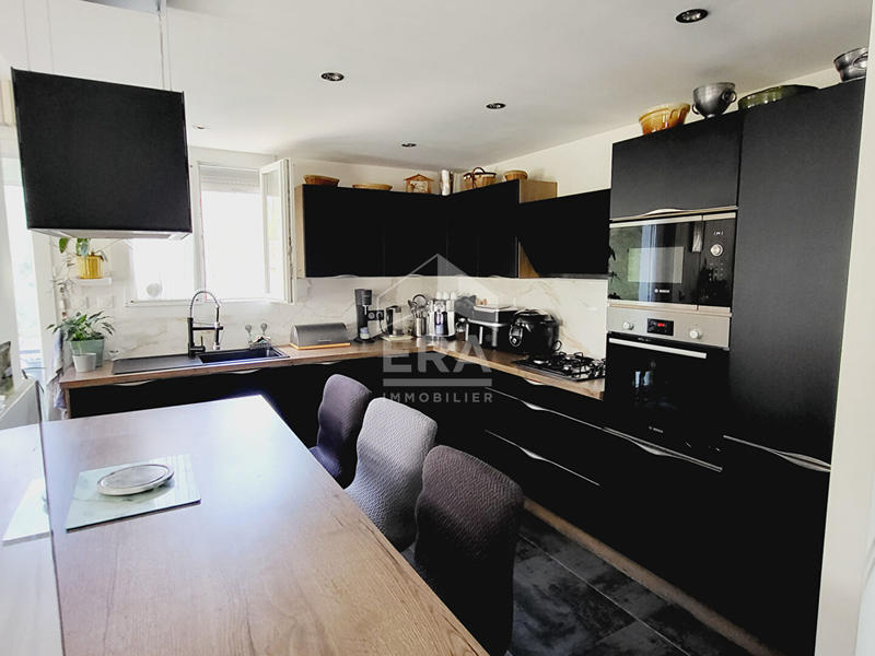 Local commercial - 161 m² - 5 pièces