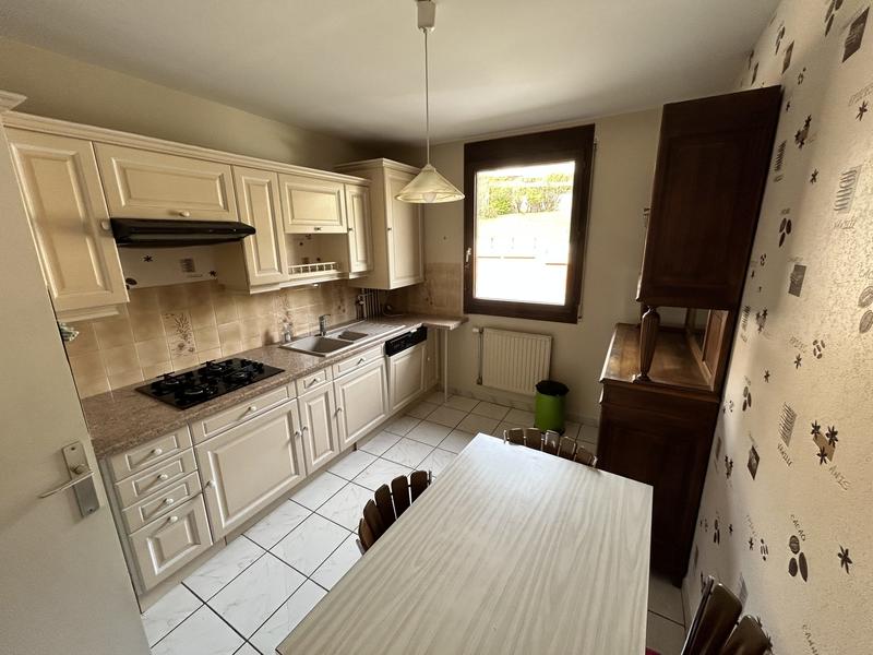 Appartement - 85 m² - 4 pièces