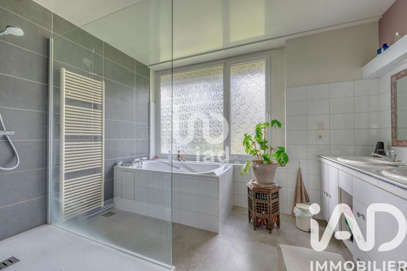 Maison - 176 m² - 8 pièces