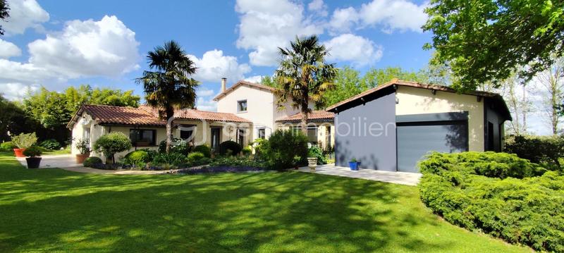 Propriété - 277 m² - 10 pièces