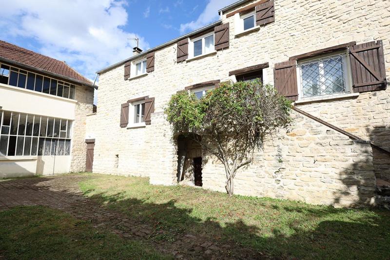 Maison - 180 m² - 5 pièces