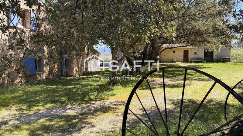 Maison - 385 m² - 10 pièces