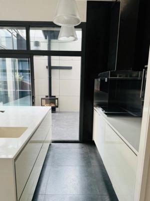 Maison - 203 m² - 8 pièces