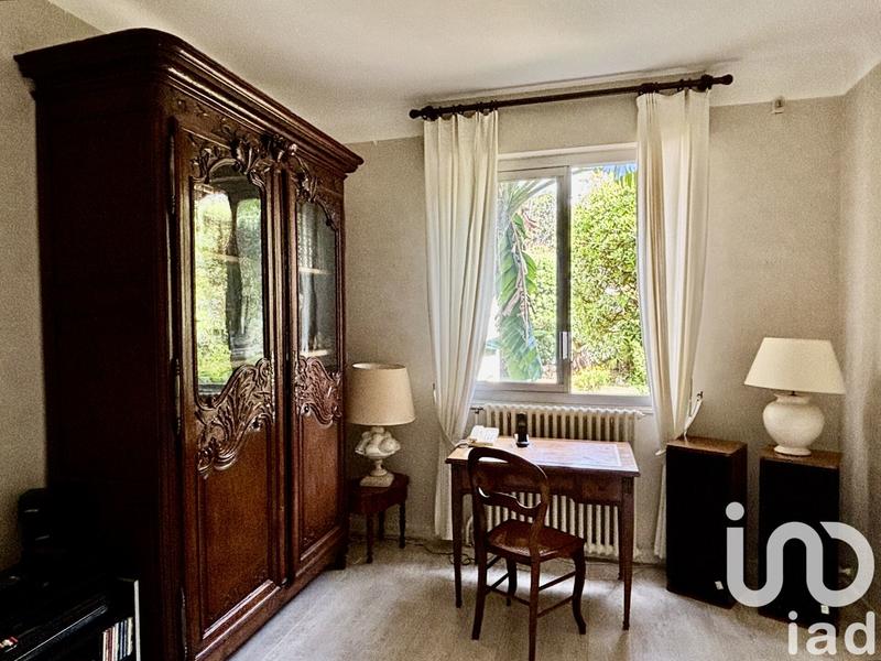 Maison - 240 m² - 9 pièces