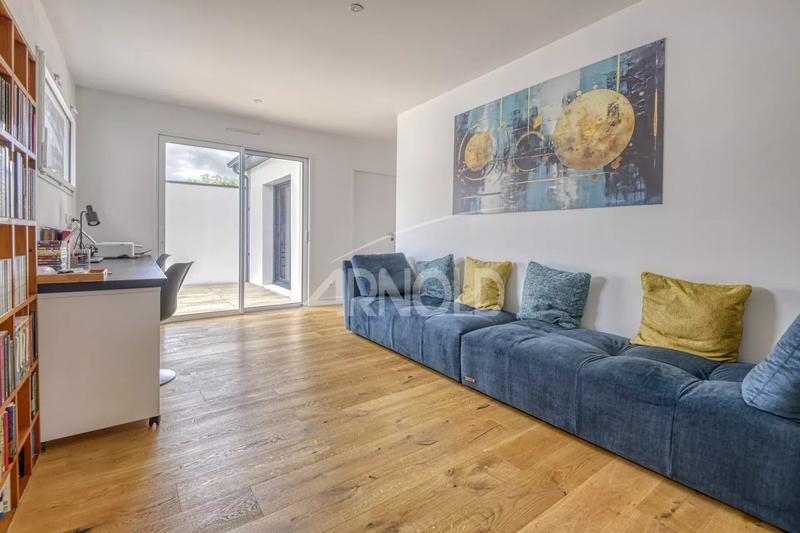 Maison - 208 m² - 8 pièces