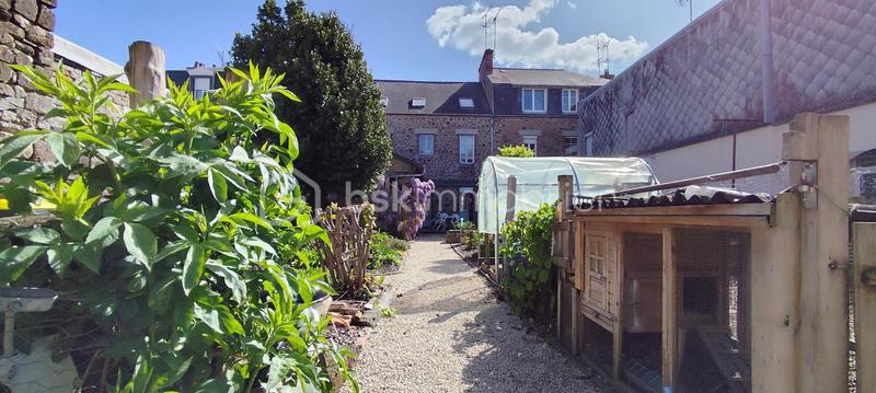 Maison - 181 m² - 8 pièces