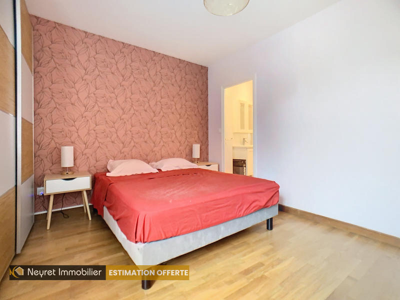 Maison - 250 m² - 7 pièces