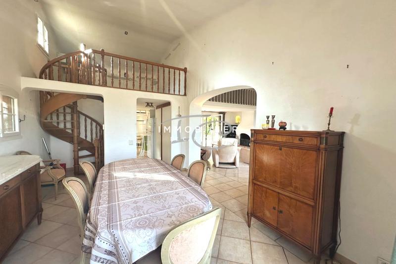 Maison - 141 m² - 1 pièce