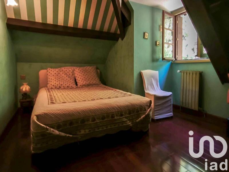 Maison - 184 m² - 9 pièces