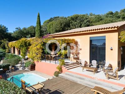 Villa - 218 m² - 5 pièces