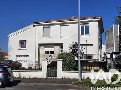 Maison - 197 m² - 10 pièces