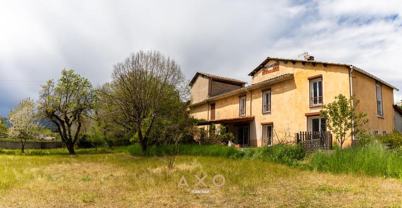 Propriété - 160 m² - 6 pièces