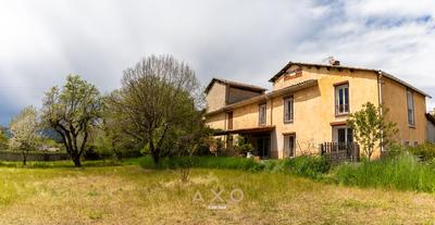 Propriété - 160 m² - 6 pièces