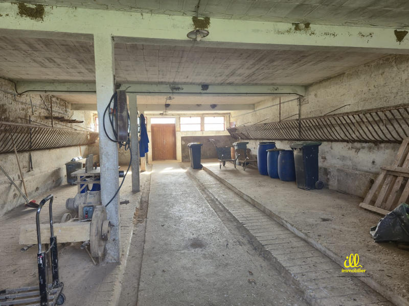 Maison - 216 m² - 10 pièces