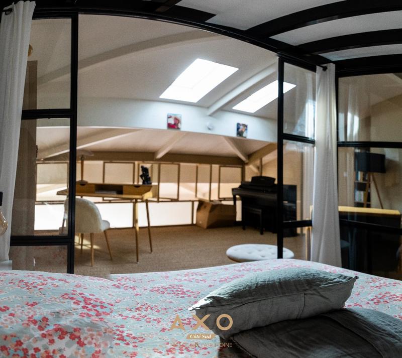 Appartement - 99 m² - 4 pièces