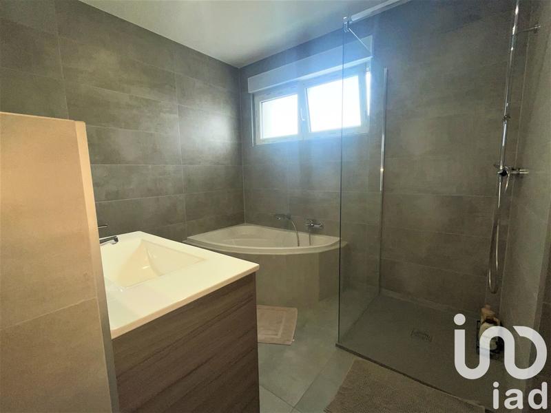 Maison - 93 m² - 4 pièces