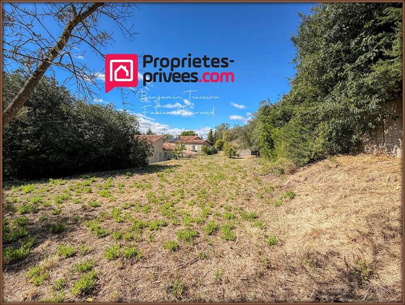 Terrain constructible - 1 512 m²