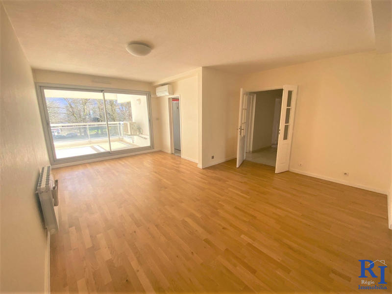 Appartement - 85 m² - 3 pièces