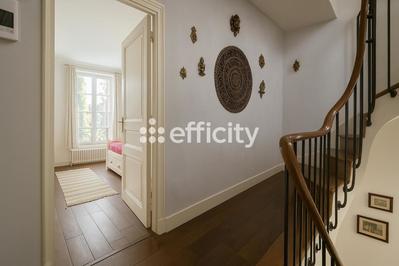 Maison - 185 m² - 7 pièces