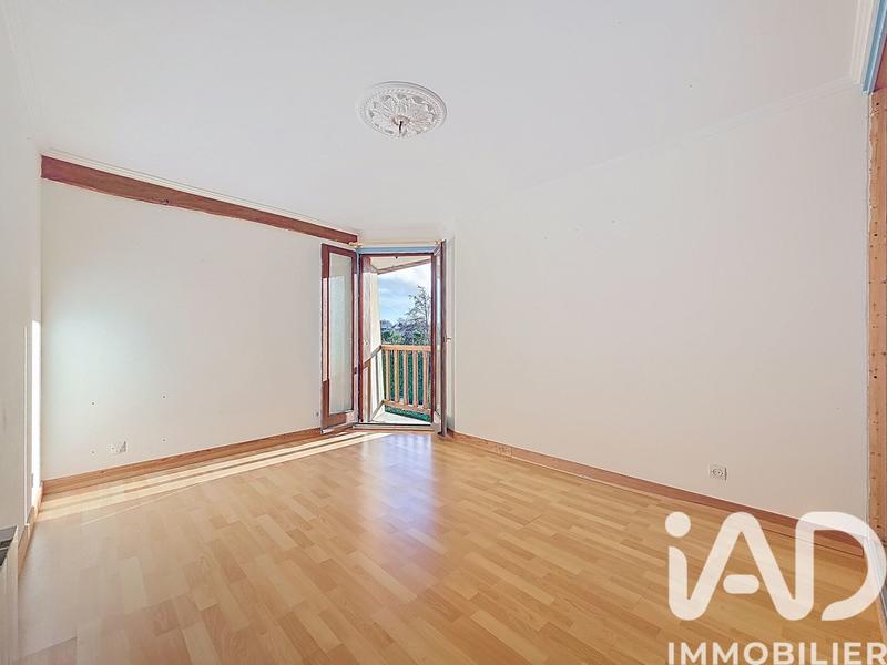 Maison - 250 m² - 8 pièces