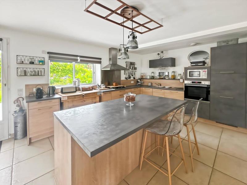 Maison - 192 m² - 6 pièces