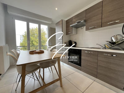 Appartement - 60 m² - 3 pièces