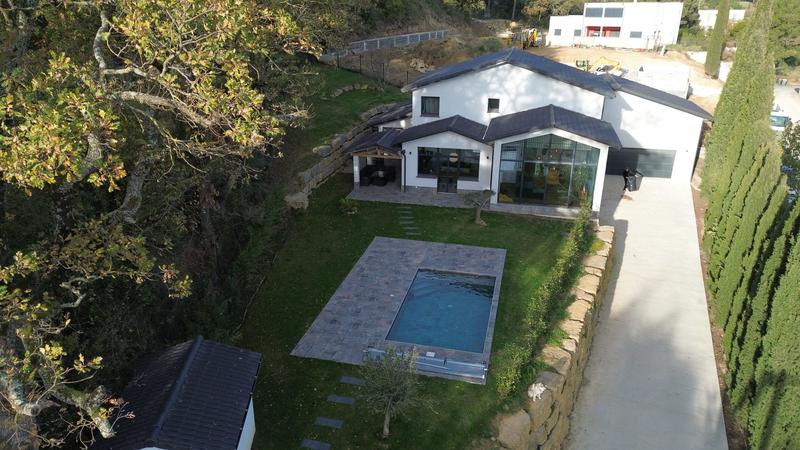 Villa - 198 m² - 6 pièces