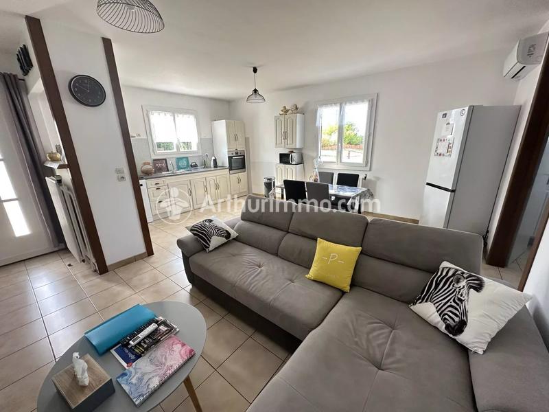 Maison - 239 m² - 8 pièces