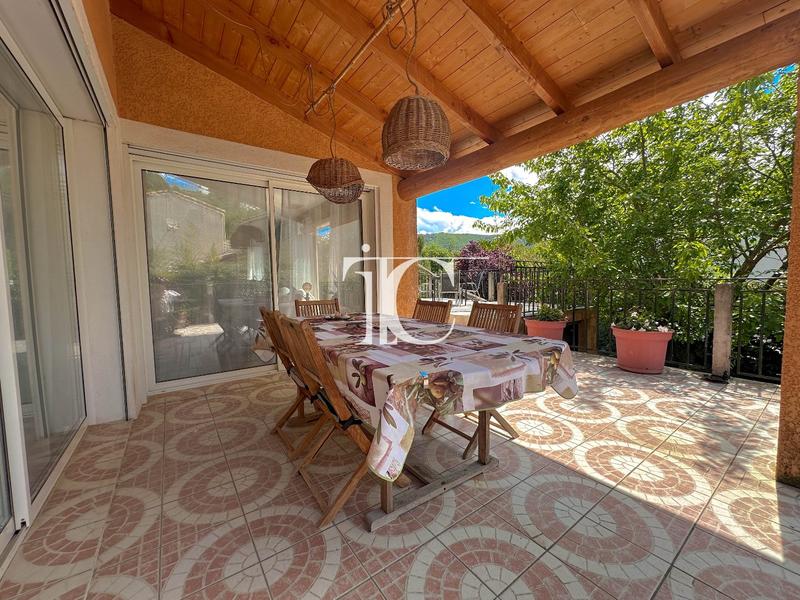 Maison - 183 m² - 6 pièces