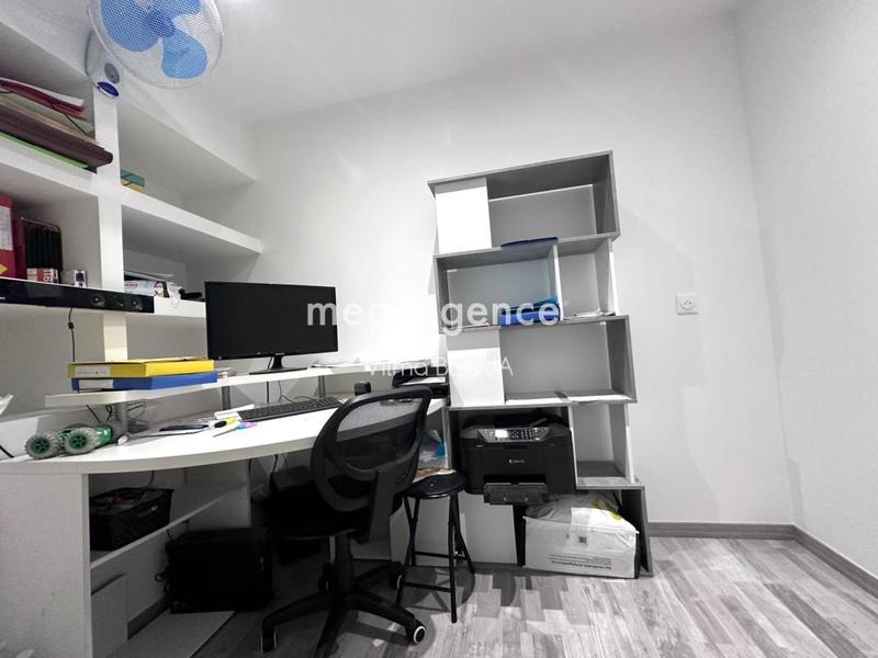 Maison - 180 m² - 5 pièces