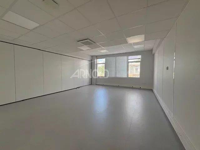 Bureau - 297 m²